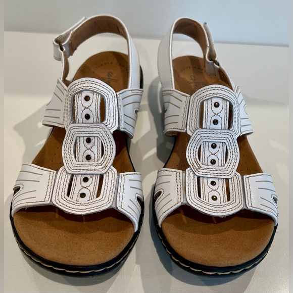 Clarks Shoes - Clarks LEISA VINE Leather Size 8M White Buckle Sandals Wedge Heel